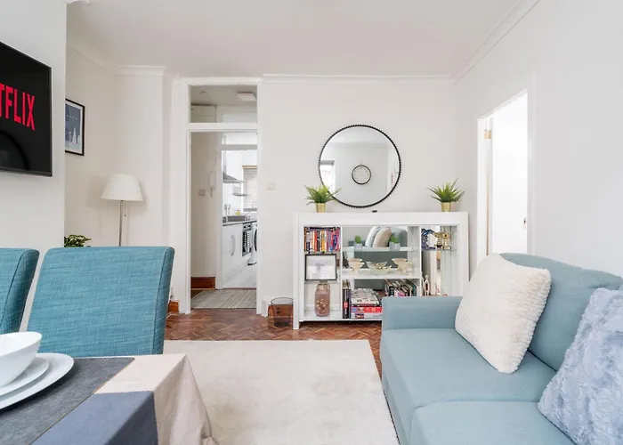 New! Cosy Flat - Wapping Station - Free Secure Parking